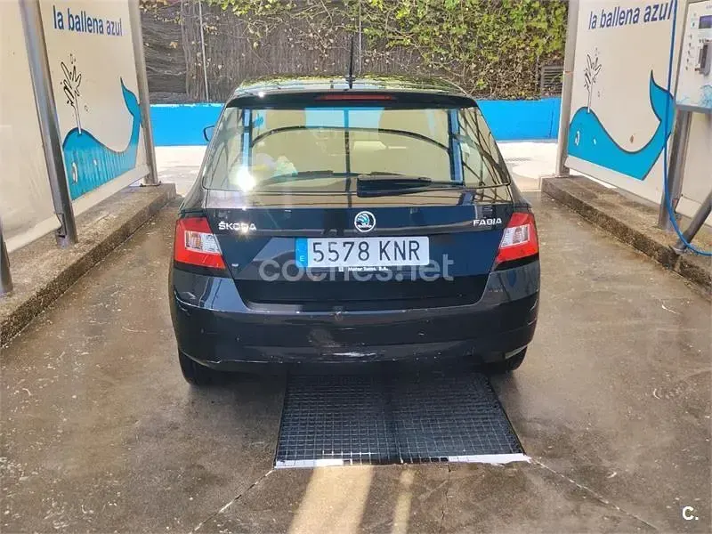 Usado Skoda Fabia 75 CV (55 kW) 2018 Negro Berlina