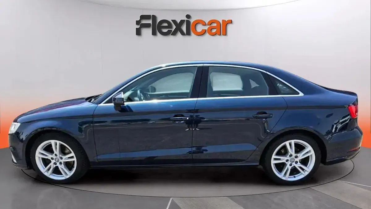 Usado Audi A3 Premium 150 CV (110 kW) 2019 Azul Berlina