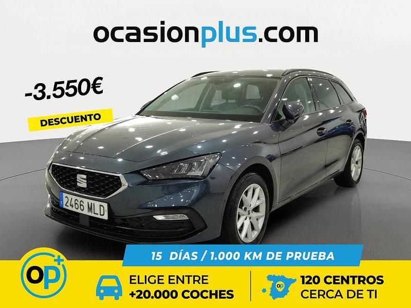 Usado Seat Leon Style 130 CV (95 kW) 2023 Gris Familiar