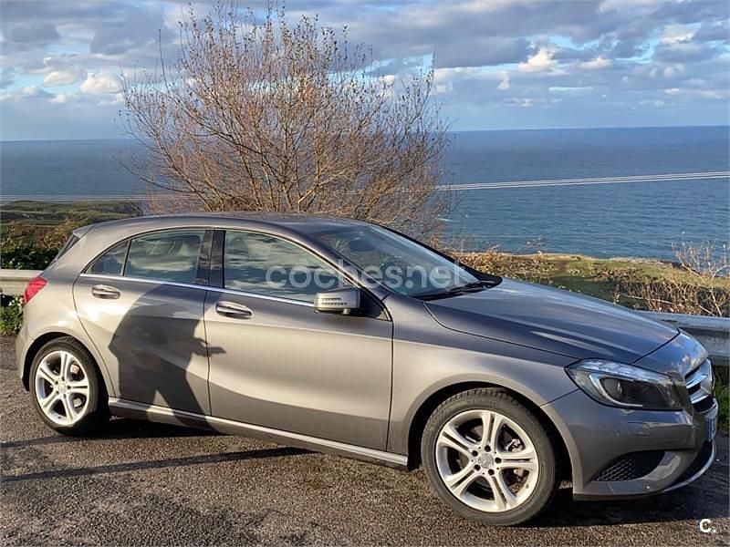 Gris / plata Usado 2015 Mercedes A200 Urban Berlina | 12.500 € (Super precio) - Imagen 1/2
