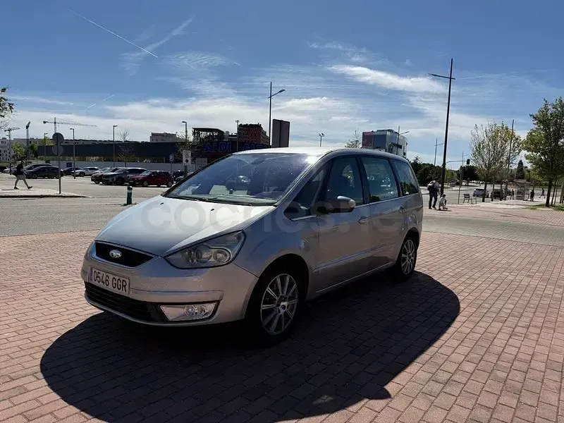Usado Ford Galaxy Ghia 140 CV (102 kW) 2009 Gris / plata Monovolumen