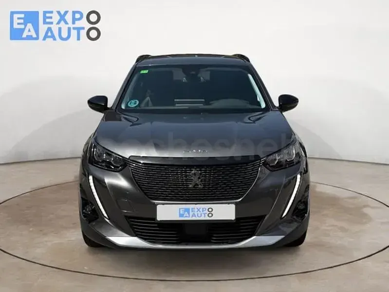 Usado Peugeot 2008 Allure 110 CV (80 kW) 2022 Gris / plata SUV