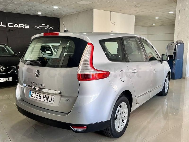 Usado Renault Grand Scénic III Dynamique 130 CV (95 kW) 2013 Gris / plata Monovolumen