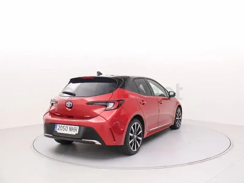 Usado Toyota Corolla Edition 140 CV (102 kW) 2025 Rojo Berlina