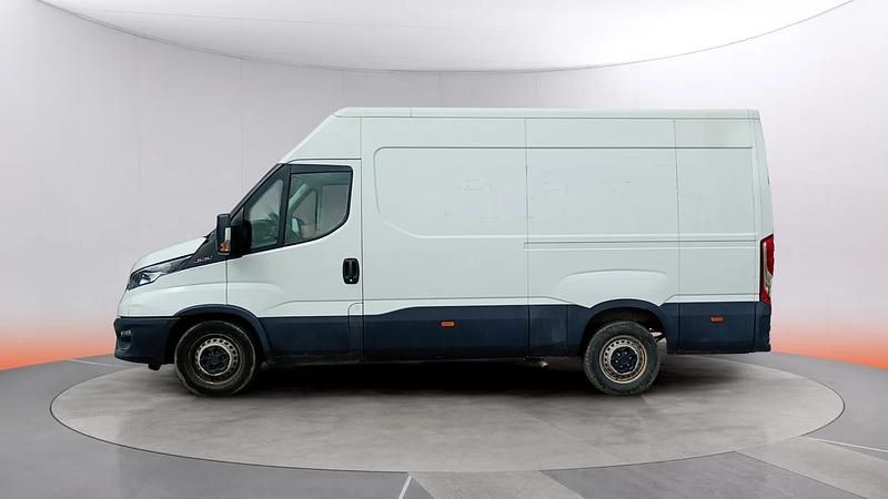 Usado Iveco Daily 156 CV (114 kW) 2023 Blanco Berlina