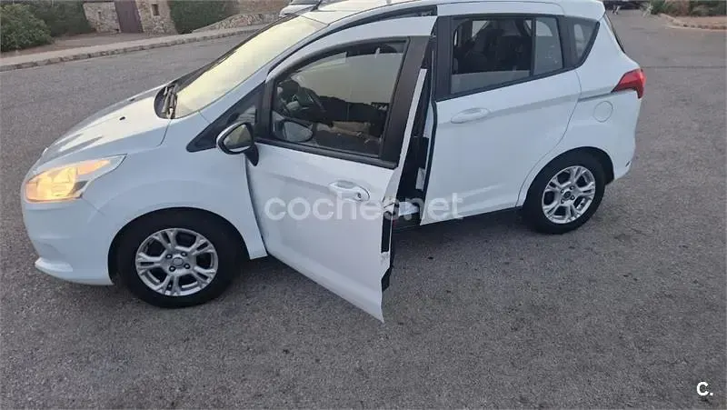 Usado Ford B-MAX Titanium 100 CV (73 kW) 2013 Blanco Monovolumen