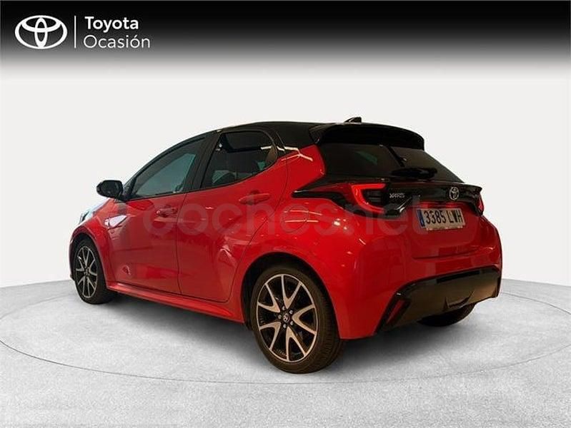 Usado Toyota Yaris Hybrid Style 116 CV (85 kW) 2022 Marrón Berlina