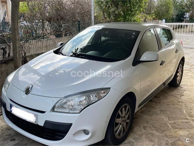 Usado Renault Mégane 85 CV (62 kW) 2010 Blanco Berlina