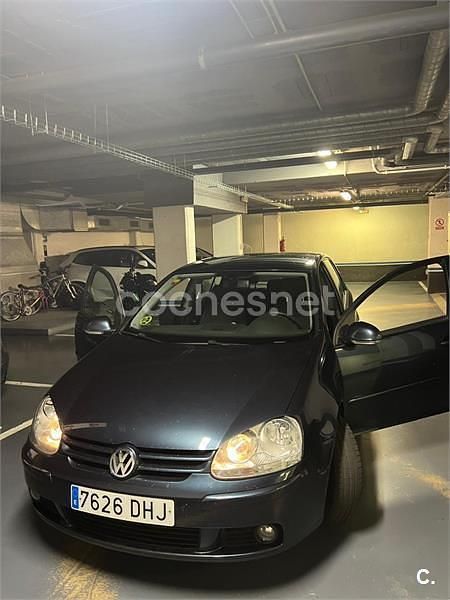 Negro Usado 2005 VW Golf IV Trendline Berlina | 3990 € (Precio justo) - Imagen 1/4