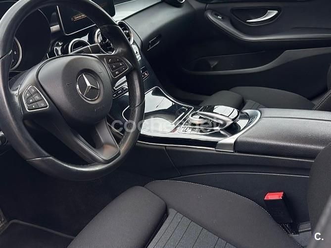 Usado Mercedes C200 150 CV (110 kW) 2018 Negro Familiar