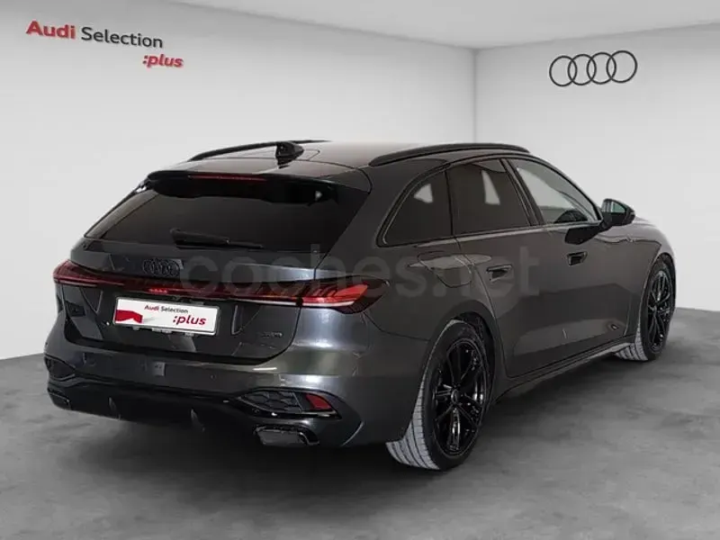 Usado Audi A5 Ambiente 299 CV (219 kW) 2025 Gris / plata Familiar