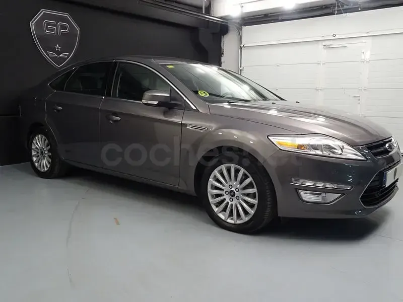 Usado Ford Mondeo Titanium 163 CV (119 kW) 2012 Gris / plata Berlina