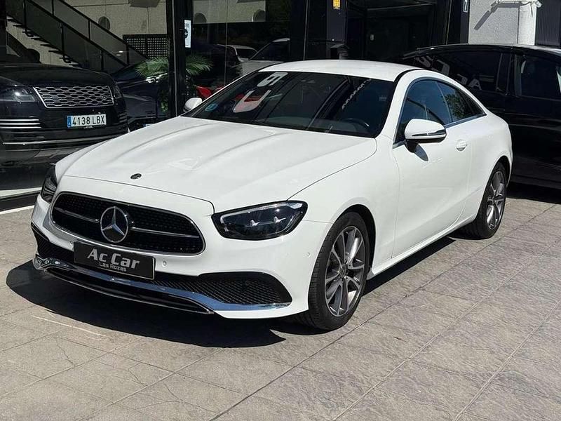 Usado Mercedes E220 193 CV (141 kW) 2021 Blanco Coupe