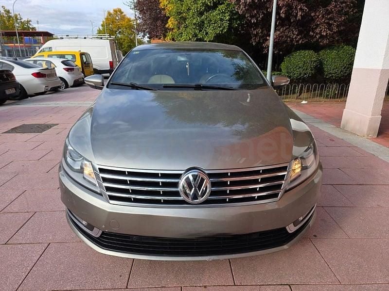 Usado VW Passat 140 CV (102 kW) 2012 Marrón Berlina