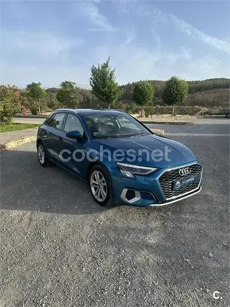 Usado Audi A3 Premium 110 CV (80 kW) 2021 Azul Berlina