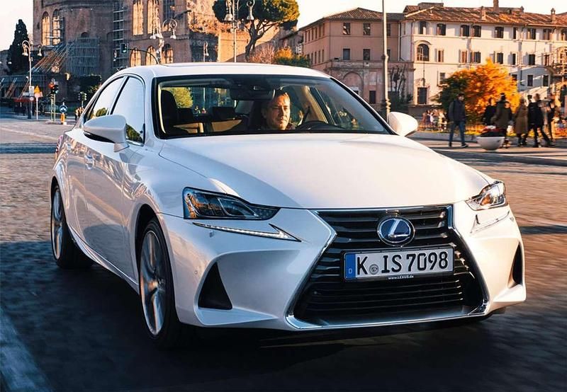 Blanco Usado 2014 Lexus IS300h Executive Line Berlina | 18.399 € (Precio justo) - Imagen 1/4