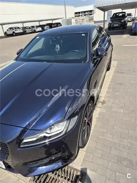 Usado Jaguar XF R-Sport 180 CV (132 kW) 2018 Azul Berlina