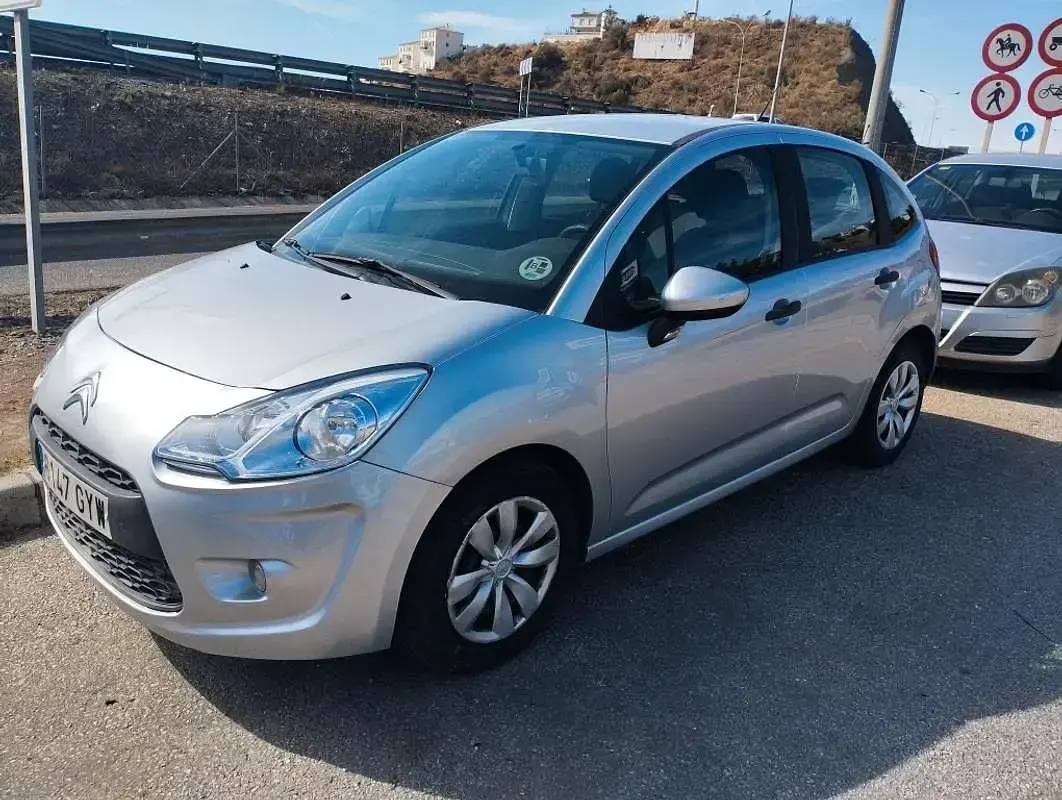 Usado Citroën C3 Business Class 68 CV (50 kW) 2010 Plateado Utilitario