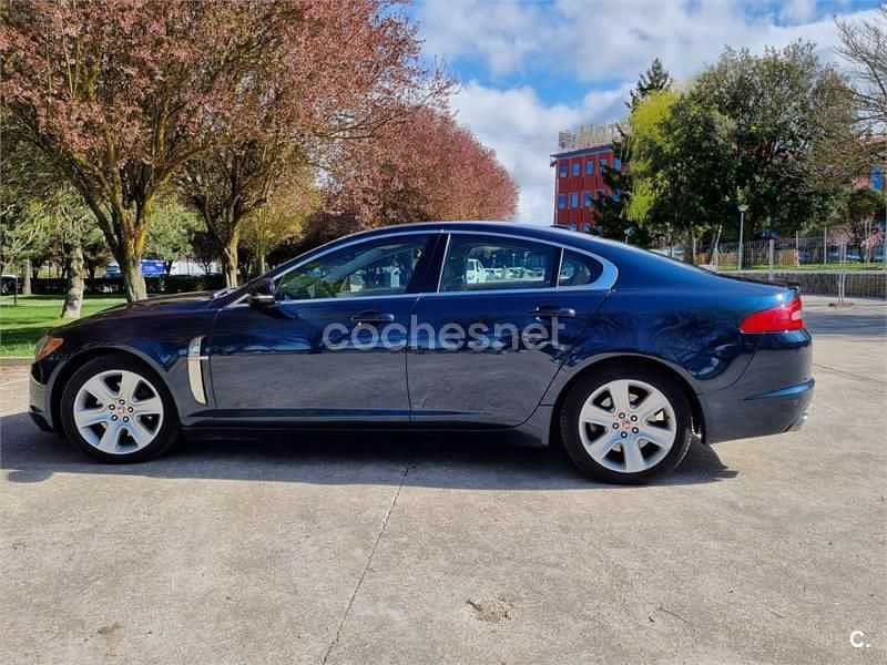 Usado Jaguar XF Luxury 211 CV (155 kW) 2011 Azul Berlina