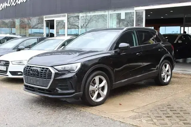 Käytetty Audi Q3 Business 245 HP (180 kW) 2021 Musta Katumaasturi