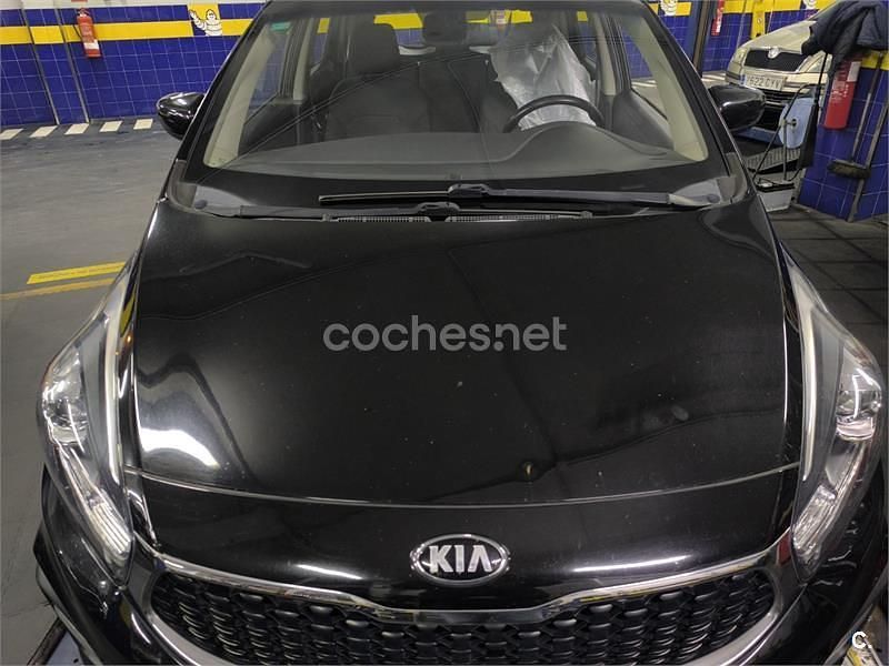 Usado Kia Carens 115 CV (84 kW) 2017 Negro Monovolumen