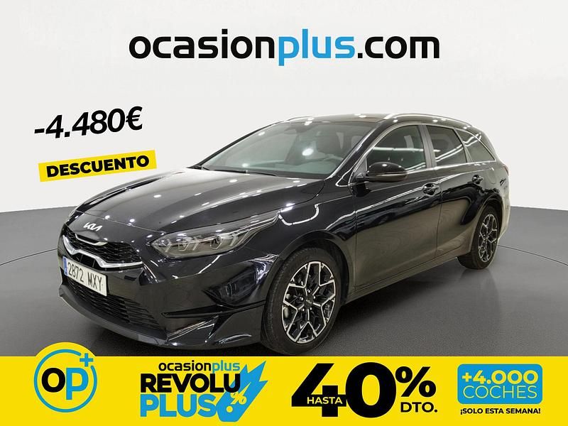 Usado Kia Ceed Style 100 CV (73 kW) 2025 Negro Utilitario