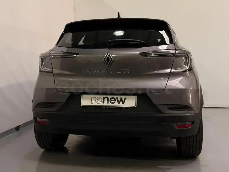 Usado Renault Captur Evolution 100 CV (73 kW) 2025 Gris / plata SUV