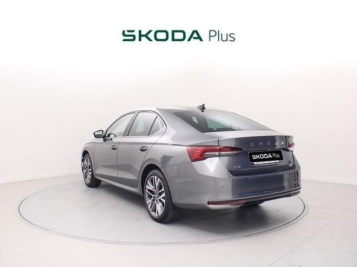 Gris Nuevo 2025 Skoda Octavia | 33.400 € (Precio justo) - Imagen 1/4