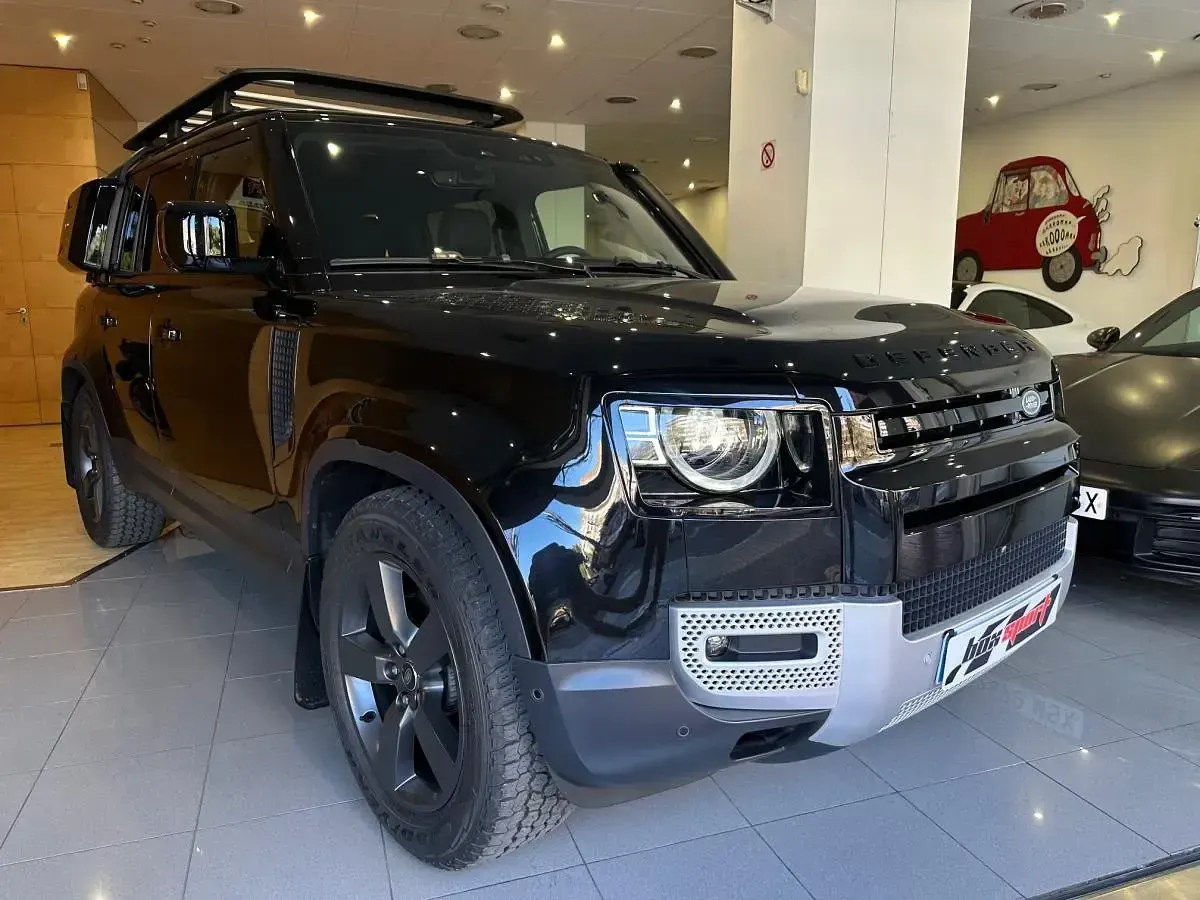 Usado Land Rover Defender Adventure 250 CV (183 kW) 2023 Negro SUV