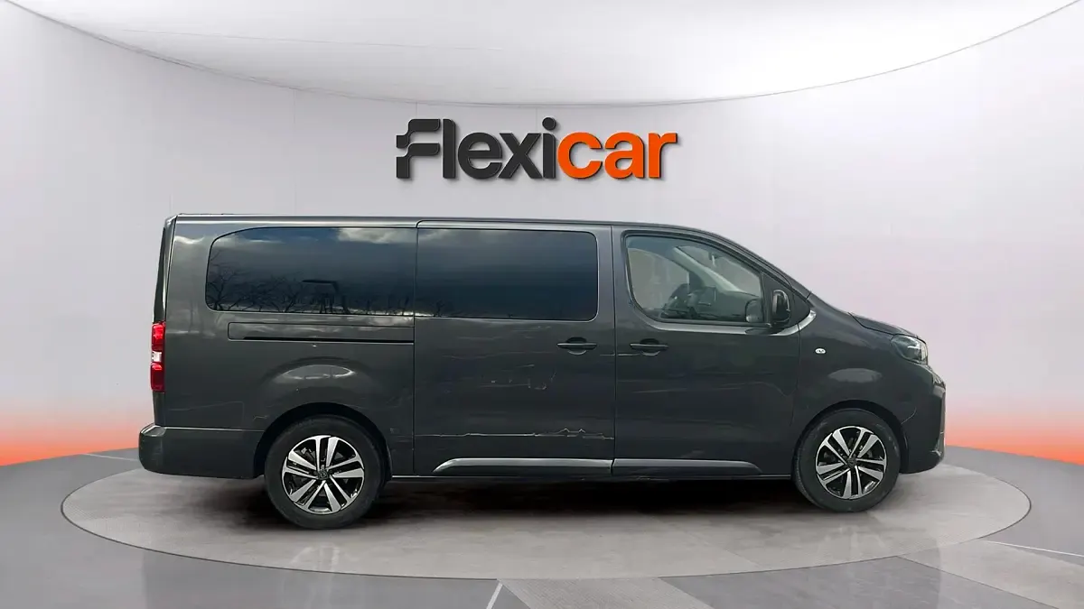 Begagnad Peugeot Traveller Business-Line 180 HK (132 kW) 2024 Grå Minibuss