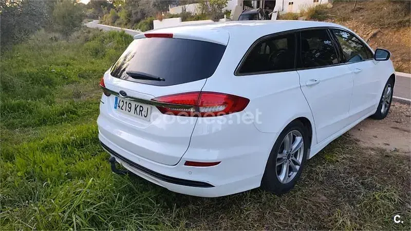 Usado Ford Mondeo Titanium 150 CV (110 kW) 2018 Blanco Familiar