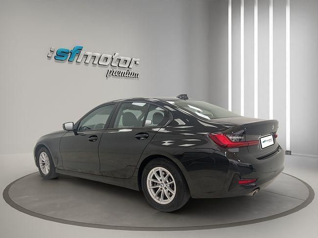 Usado BMW 318 Comfort Edition 150 CV (110 kW) 2022 Negro Berlina