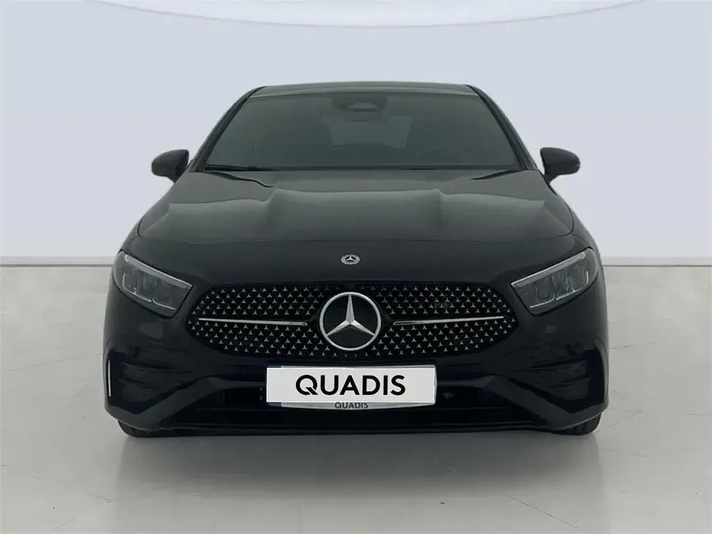 Nuevo Mercedes A250 218 CV (160 kW) 2025 Negro cosmos Berlina