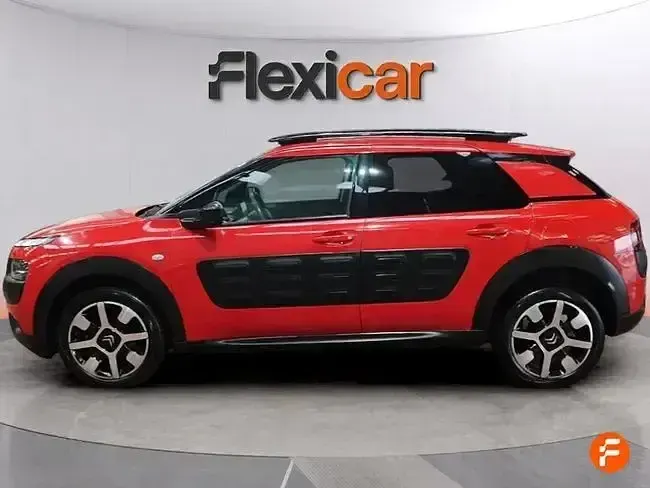 Usado Citroën C4 Cactus Feel 82 CV (60 kW) 2017 Rojo Utilitario