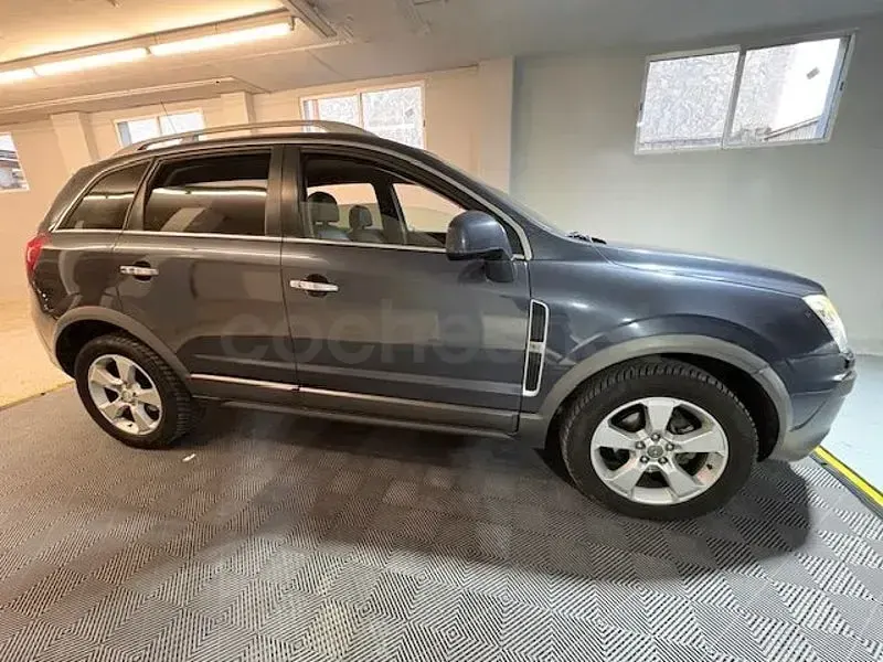 Usado Opel Antara Cosmo 150 CV (110 kW) 2008 Gris / plata SUV