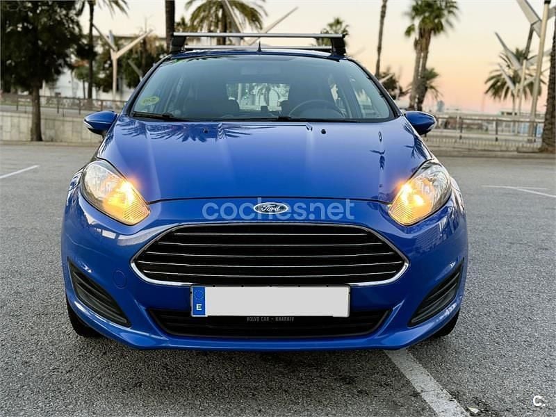 Usado Ford Fiesta Trend 75 CV (55 kW) 2013 Azul Berlina