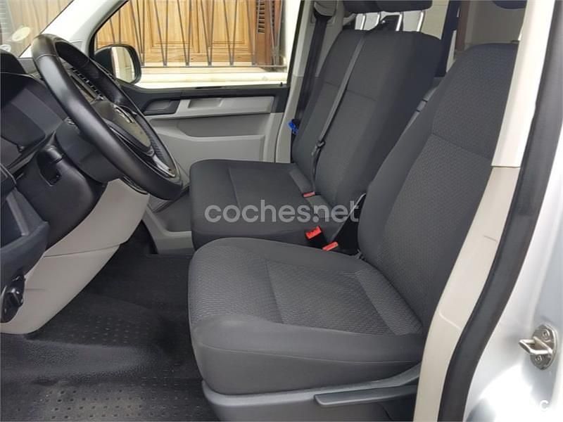 Usado VW Caravelle Trendline 150 CV (110 kW) 2018 Gris / plata Monovolumen