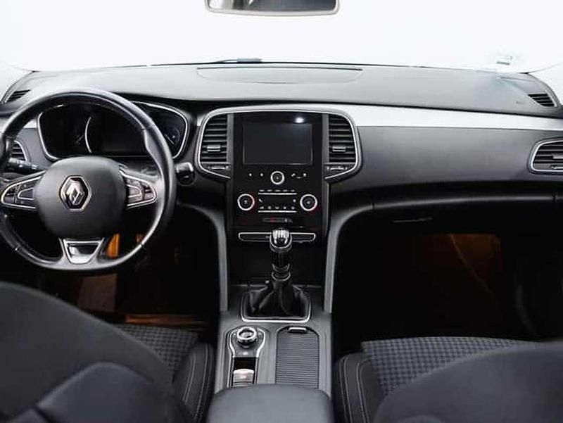 Usado Renault Talisman Intens 131 CV (96 kW) 2017 Azul Familiar