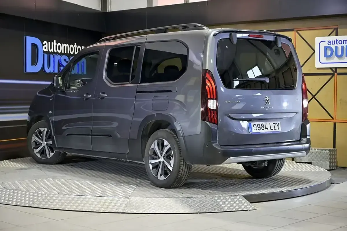 Usado Peugeot Rifter GT 130 CV (95 kW) 2022 Gris Monovolumen