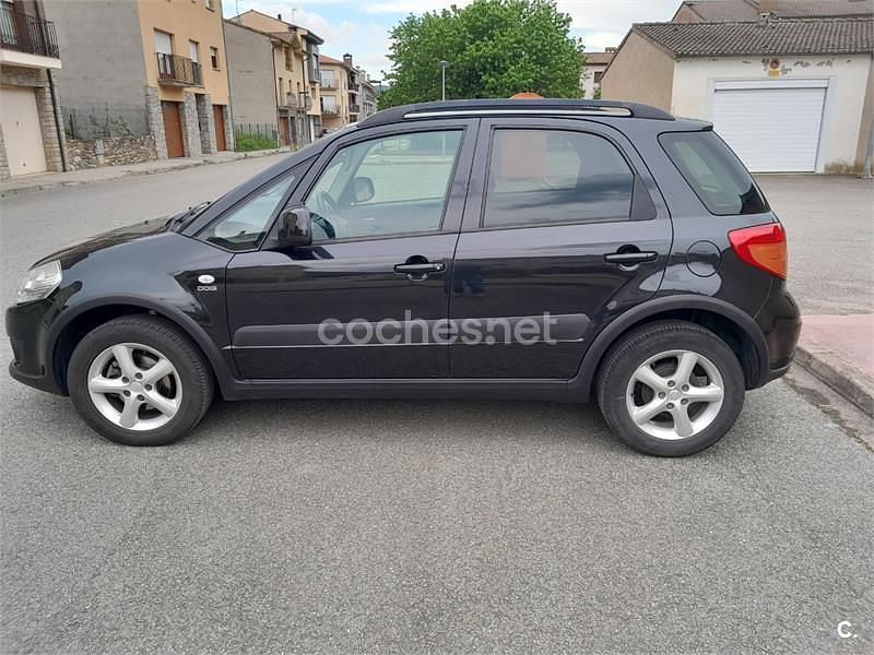 Negro Usado 2009 Suzuki SX4 GLX SUV | 9500 € - Imagen 1/4