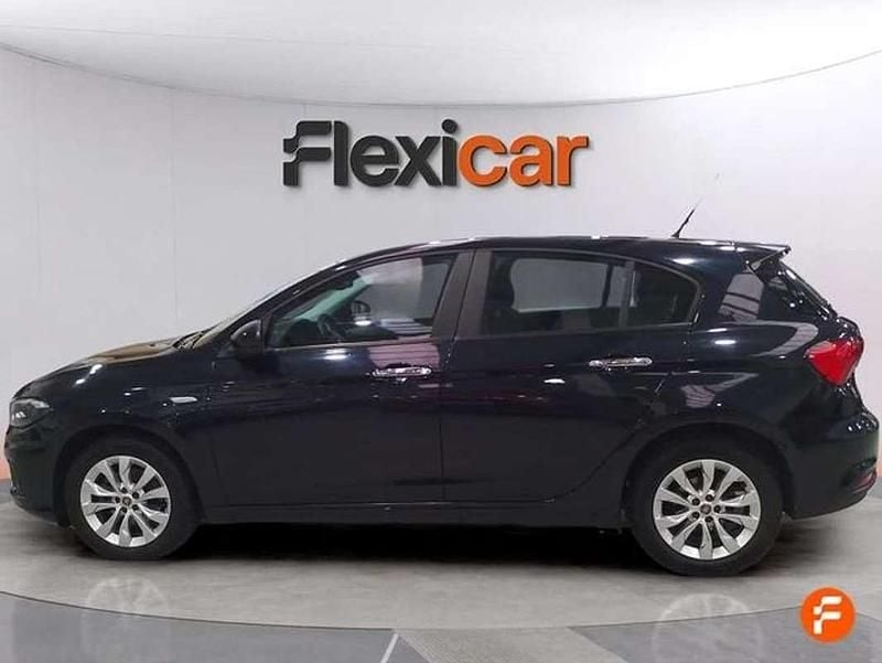 Usado Fiat Tipo Easy 95 CV (69 kW) 2017 Negro Berlina
