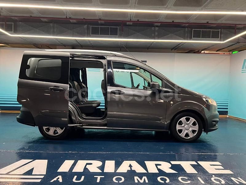 Usado Ford Transit Connect Ambiente 75 CV (55 kW) 2015 Gris / plata Monovolumen