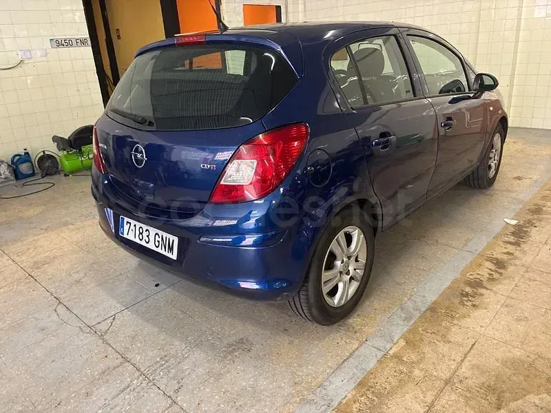 Usado Opel Corsa 95 CV (69 kW) 2010 Azul Utilitario