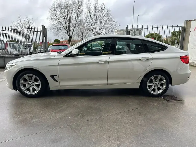 Usado BMW 318 143 CV (105 kW) 2015 Blanco Berlina