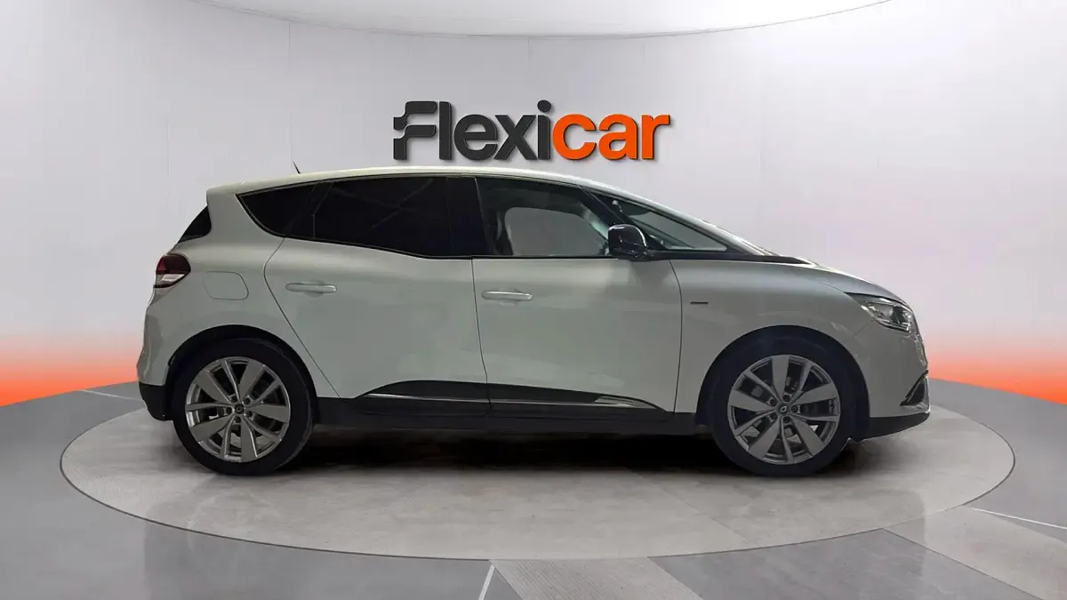 Usado Renault Scenic E-Tech LIMITED 140 CV (102 kW) 2020 Blanco Monovolumen