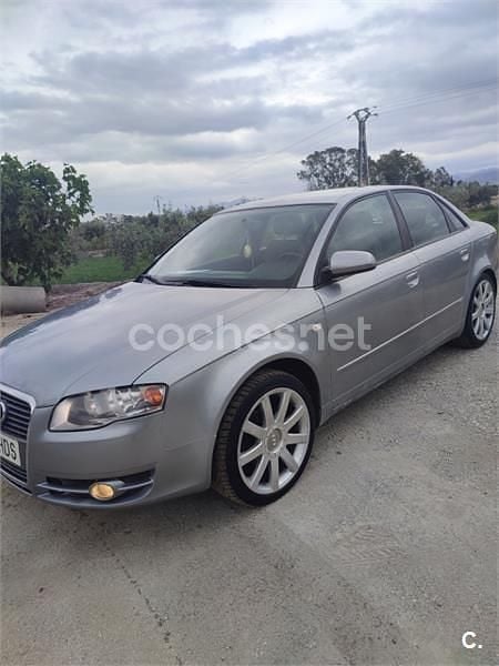 Usado Audi A4 140 CV (102 kW) 2006 Gris / plata Familiar