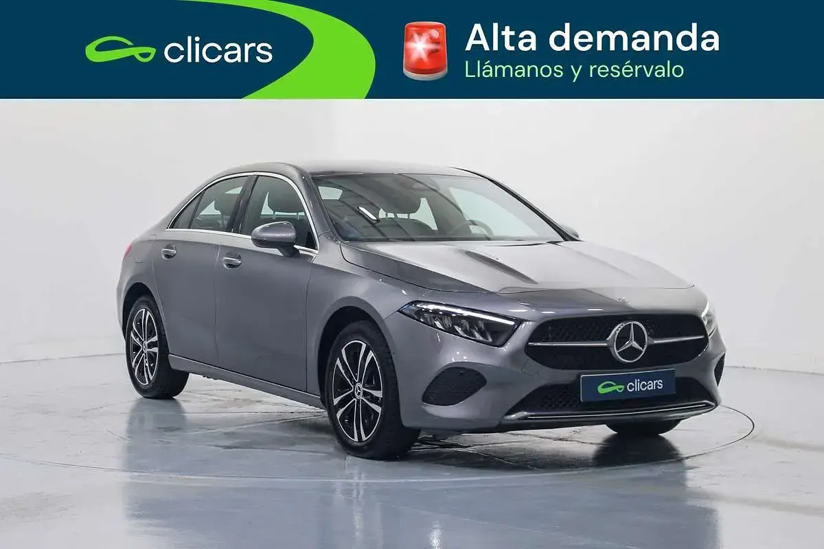 Begagnad Mercedes A200 163 HK (119 kW) 2024 Grå Sedan