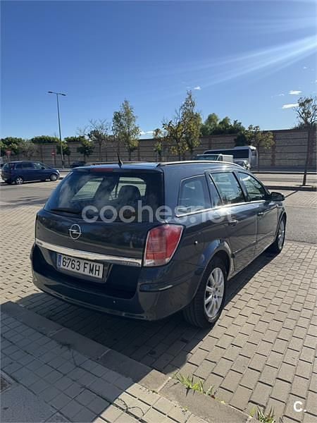 Usado Opel Astra Cosmo 120 CV (88 kW) 2007 Azul Familiar
