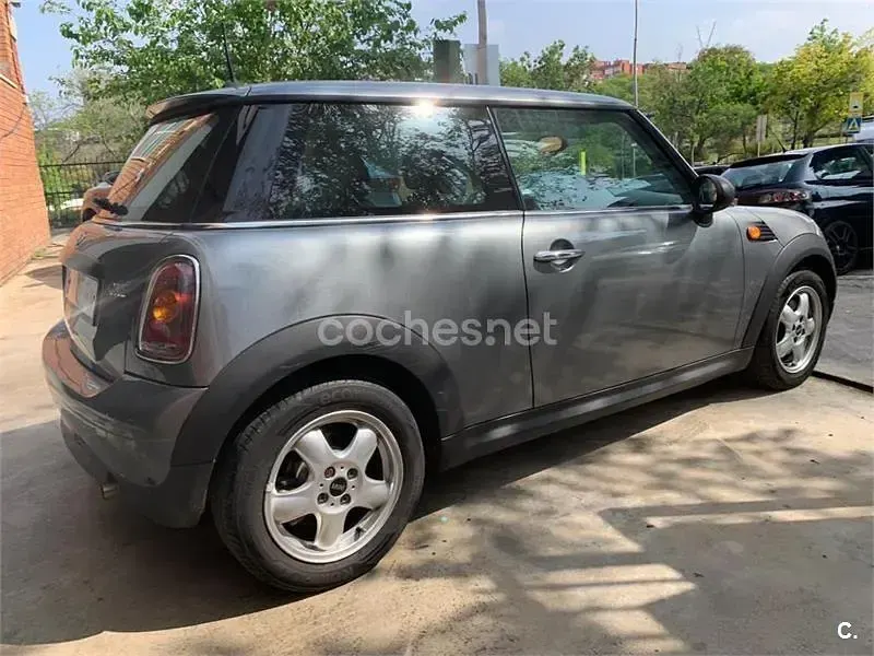 Usado Mini ONE 75 CV (55 kW) 2009 Gris / plata Utilitario