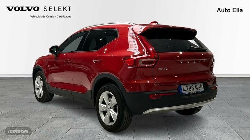 Usado Volvo XC40 Core 163 CV (119 kW) 2024 Rojo SUV